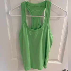 NWOT Lululemon Swiftly Tech tank-race length, size 6